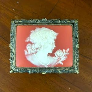 Vintage jewelry box with cameo design
